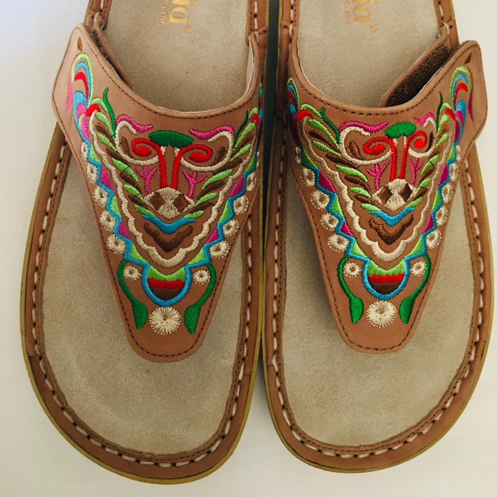 Alegria Vanessa Chrysalis Cognac NWOT
